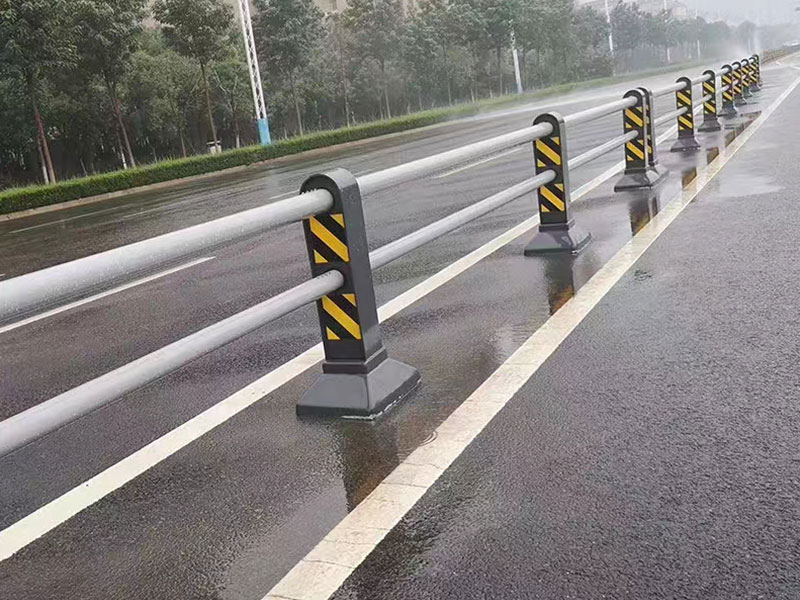道路护栏
